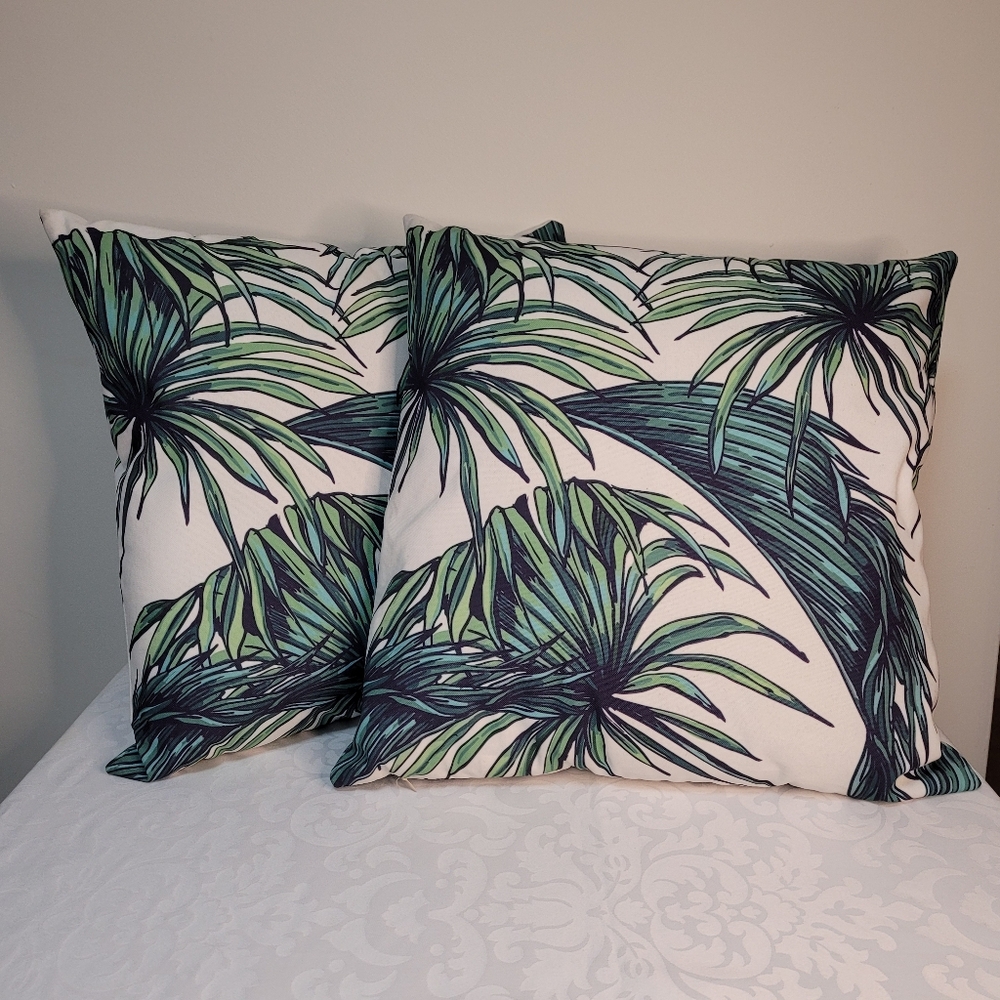 Tropical Print Outdoor Throw Pillow